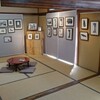 始まりました「山福朱実挿絵版画展　水はみどろの宮」