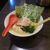 琉二家の塩とんこつラーメン