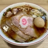 【今週のラーメン４７７０】 くじら食堂bazar 三鷹店 （東京・三鷹駅北口） 支那そばチャーシュー 醤油 ＋ 味玉 ＋ サッポロラガービール 赤星　〜値頃感に迫力肉感！名残惜しき芳醇鶏醤油！繊細なる肉感支那そば！