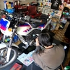 バイク屋さんでTLMのメンテナンス動画