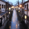 飛田新地の雨の朝