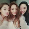 ADORミンヒジン、S.E.S.のパダ＆ユジンとの3ショット公開…「近いうち会いましょう」とコメント！