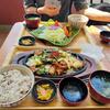 大戸屋。鶏と野菜の黒酢あん。鉄板 茄子と豚肉のコク旨味噌炒め