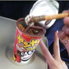 つけチョコを飲む人（￣□￣||| 