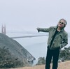 霧にけむるベイブリッジとペリさん