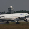  UA N216UA B777-200(ER)