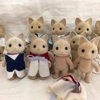 アーバンシリーズ　アイボリーネコと元気なネコちゃん