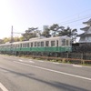 国道と玉藻城いれて琴電車両を撮影