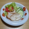 我が家の食卓ものがたり　スモークチキンサラダ　より。    