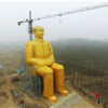 中国農村に巨大な毛沢東像　金色、高さ３６メートル　５５００万円出資