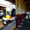 伊勢中川駅は近鉄有数のターミナル駅。そのわりにはわりと静かな所よ