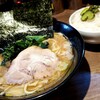 ちょっと寒くてラーメン食べてふふふーん♪