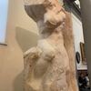 大理石の塊の中から　ミケランジェロ　アカデミア美術館　フィレンツェ