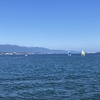 秋空の琵琶湖と飛行艇