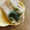 玄米餅に「久世福商店」の『抹茶あんバター』をつけて食べる。
