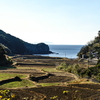 世界文化遺産「平戸の聖地と集落」と平戸の棚田と海。