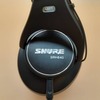 【モニターヘッドホン SHURE SRH840 アウトラインレビュー】それは想定されるリスニングモデルを丁寧に描き出す鏡。テクスチャ描写力最高クラスのリスニングヘッドホンでもある