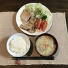 具沢山味噌汁と豚ロース塩麹焼き