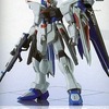 今トレーディングフィギュアのフリーダムガンダム 「FW GUNDAM STANDart：13」にいい感じでとんでもないことが起こっている？