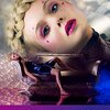 ネオン　　デーモン　neon  demon  2017年　ニコラス　ウェンディング　　レフン監督