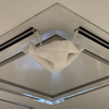 これはいったいなんだろう？空調のおむつかしらん？