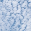 雲の隙間から