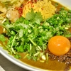 荻窪の「吉田カレー」でMIX、キーマダブル、ポテトサラダ、鶏油アチャール、パクチー。