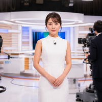 なぜ女子アナはノースリーブなのか？25年続く衣装コードの正体