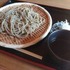 石川県羽咋市にある蕎麦の有名店、そば切り多門でざるそばとそばがき。