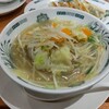 日高屋で野菜たっぷりタンメンを食べる