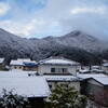 何だ！　今度は雪景色か