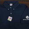ボタンダウンポロシャツに袖にワンポイントでスタッフポロシャツのオーダー製作。