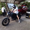 人と話すこと。