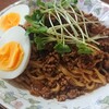 汁なし担々麺