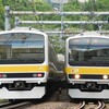 間もなく見られ無くなる！中央総武緩行線の209系500番台とE231系電車の離合シーン