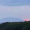 夕日と硫黄島から見る竹島