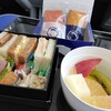 ANAダイヤモンド防衛最終フライトは伊丹から羽田へ！満腹すぎて機内食が食べられなかったのが悔やまれる・・・