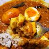 潰した卵を入れたエッグカレー