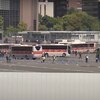 38秒シャドーイング：築地にバス集結「Tested bus transportation for Tokyo Games」