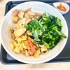 立ち喰いそばうどん 松石（高田馬場）冷やし肉そば〔鶏〕＋ほうれん草＋ゲソかき揚げ 