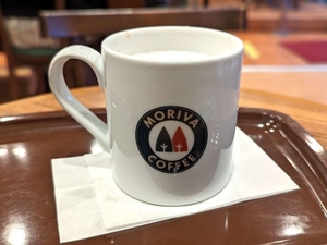 【モリバコーヒー】のホットのカフェラテを実食、その味や特徴についてレポート