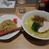豊洲市場６街区『ふぢの』『センリ軒』。(2024.12.7土)