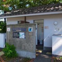 北大路橋西詰北の公衆トイレ