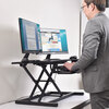 在宅勤務での困りごとを解決するか？昇降する「スタンディング・デスク」