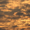 夕空茜雲に祈る明日