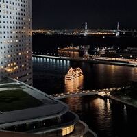 初夏 横浜港の夜に