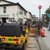 街をあるけば「せせらぎ通り」道路補修中