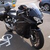 ヘルメットホルダーが無いVFR800F(RC79)。RC36で使っていたのを移設