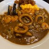 不安な一週間の始まりにカレーを食う