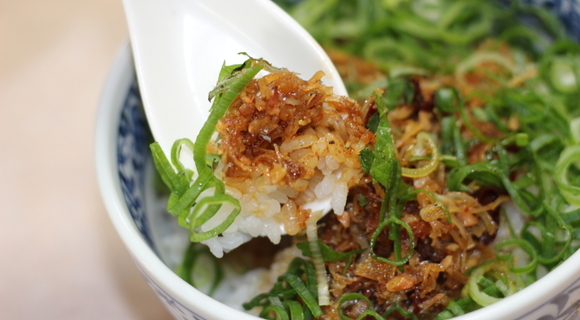 うま味のオンパレード！ネギ山盛りもうれしい「吉林菜館」のXO丼が鬼ウマ【大阪】